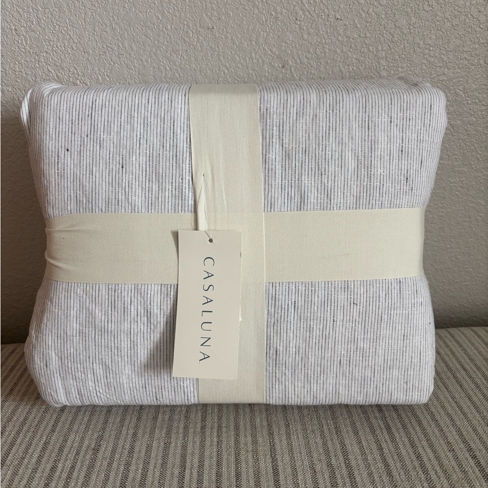 NWT King 100% Linen Duvet Set Microstripe - Casaluna